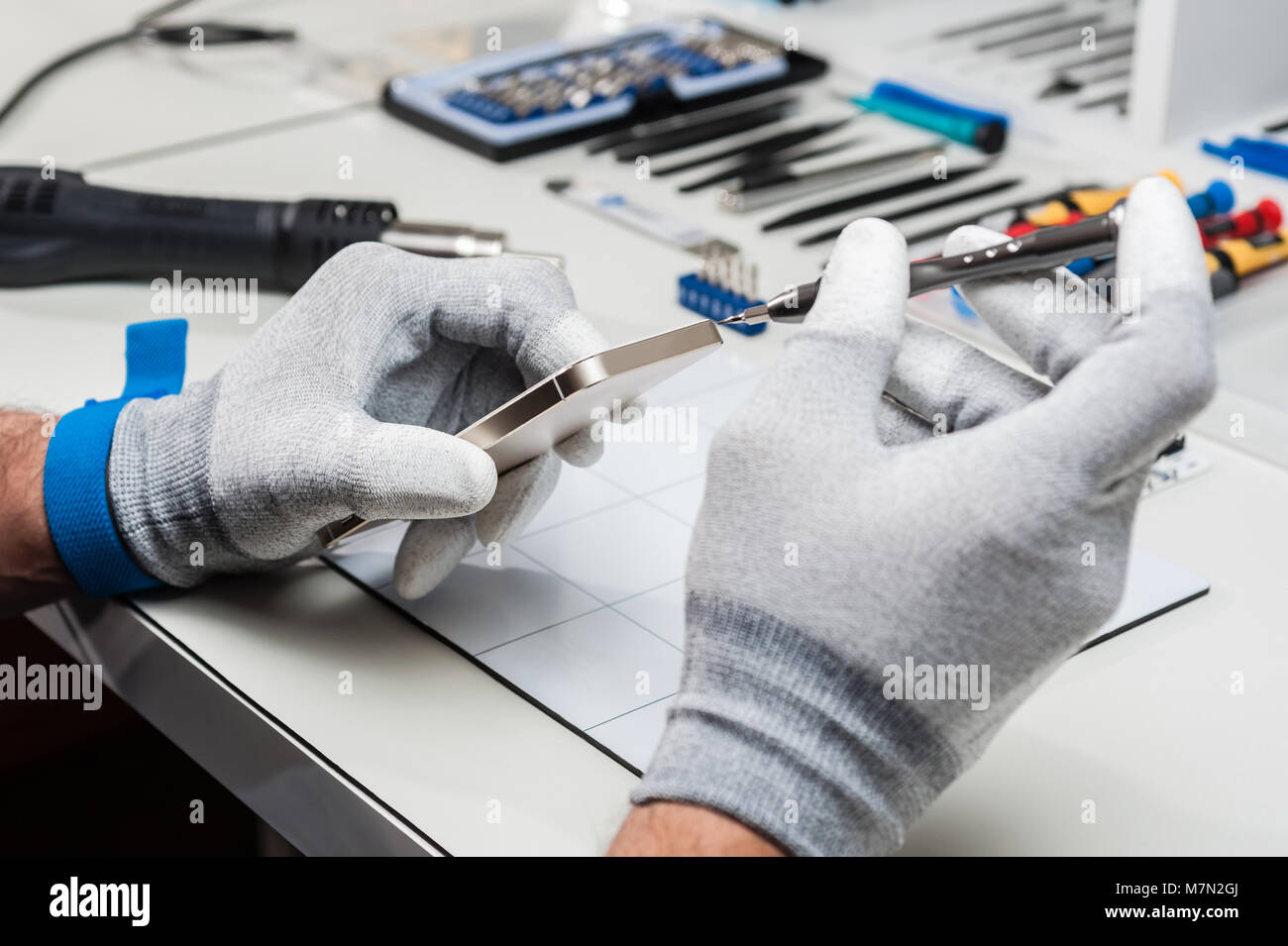 Reparación De Celulares Fotos e Imágenes de stock Alamy