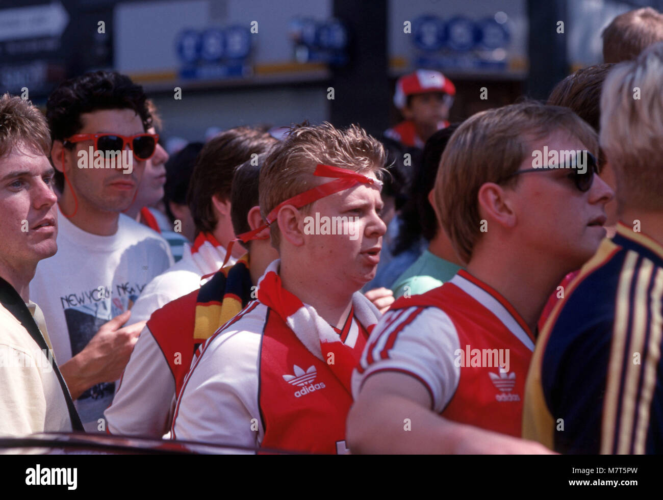 Arsenal Football Supporters Foto de stock