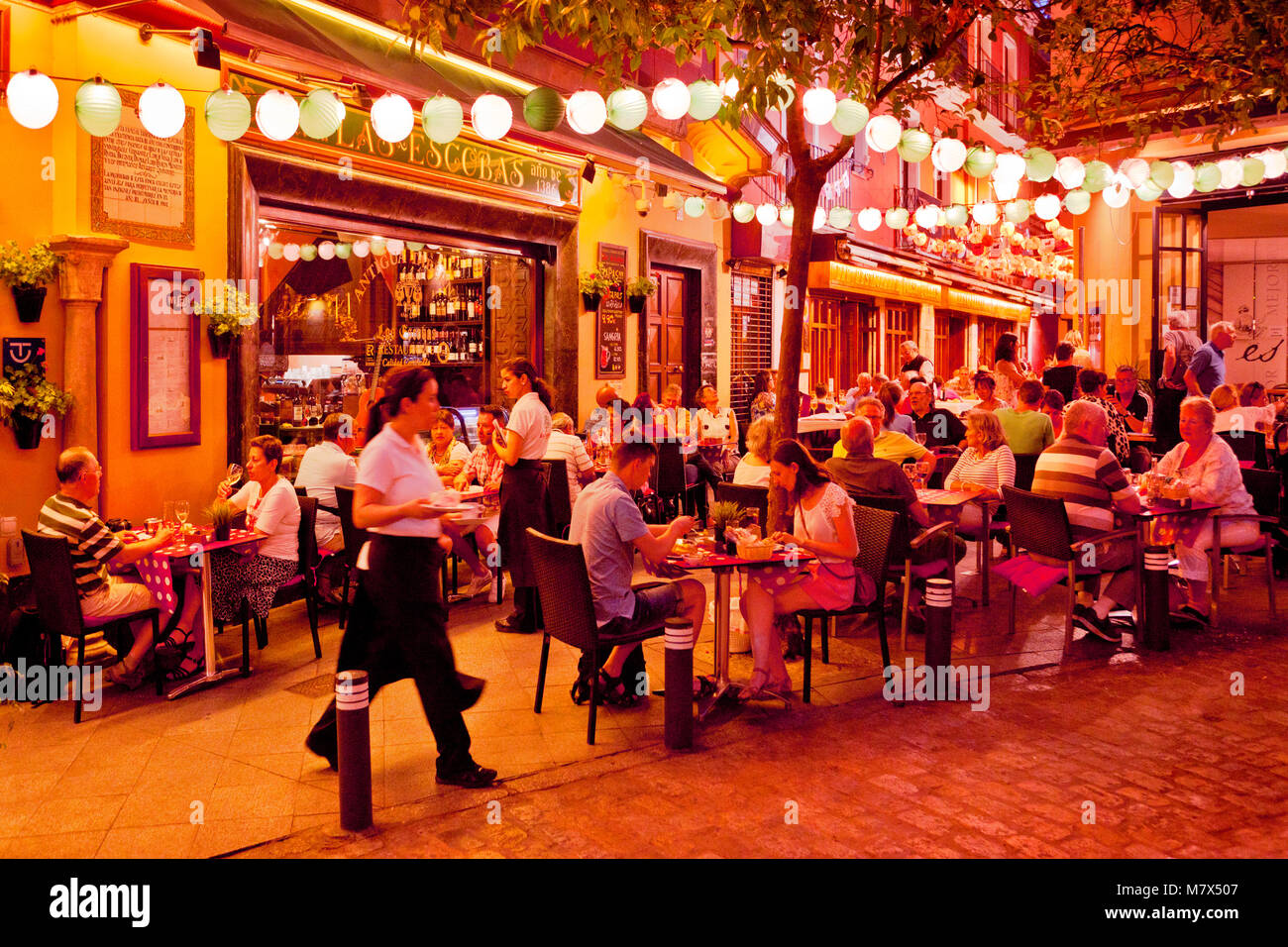 Restaurante sevilla fotografías e imágenes de alta resolución - Alamy
