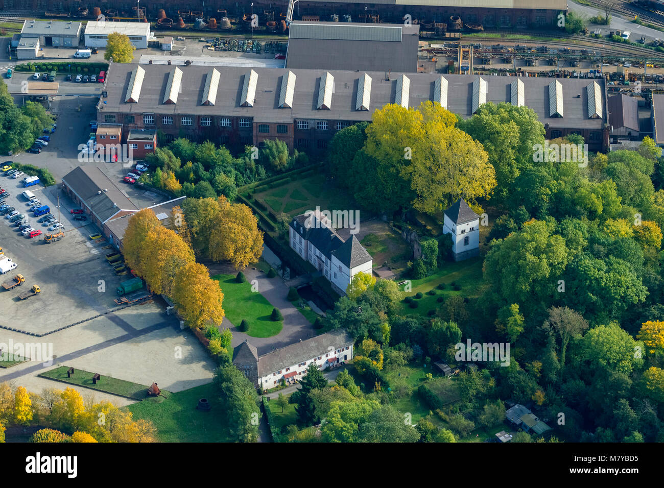Vista aérea, destruyó el ala norte y el ala oeste del antiguo castillo, Dillingen / Saar, Sarre, Alemania, Europa, aves de ojos vista, Vista aérea, antena p Foto de stock
