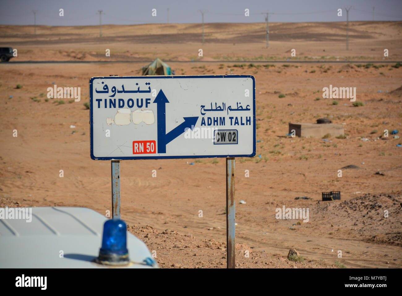 Por carretera desde el Sáhara Occidental y Mauritania a Tindouf, Argelia  Fotografía de stock - Alamy