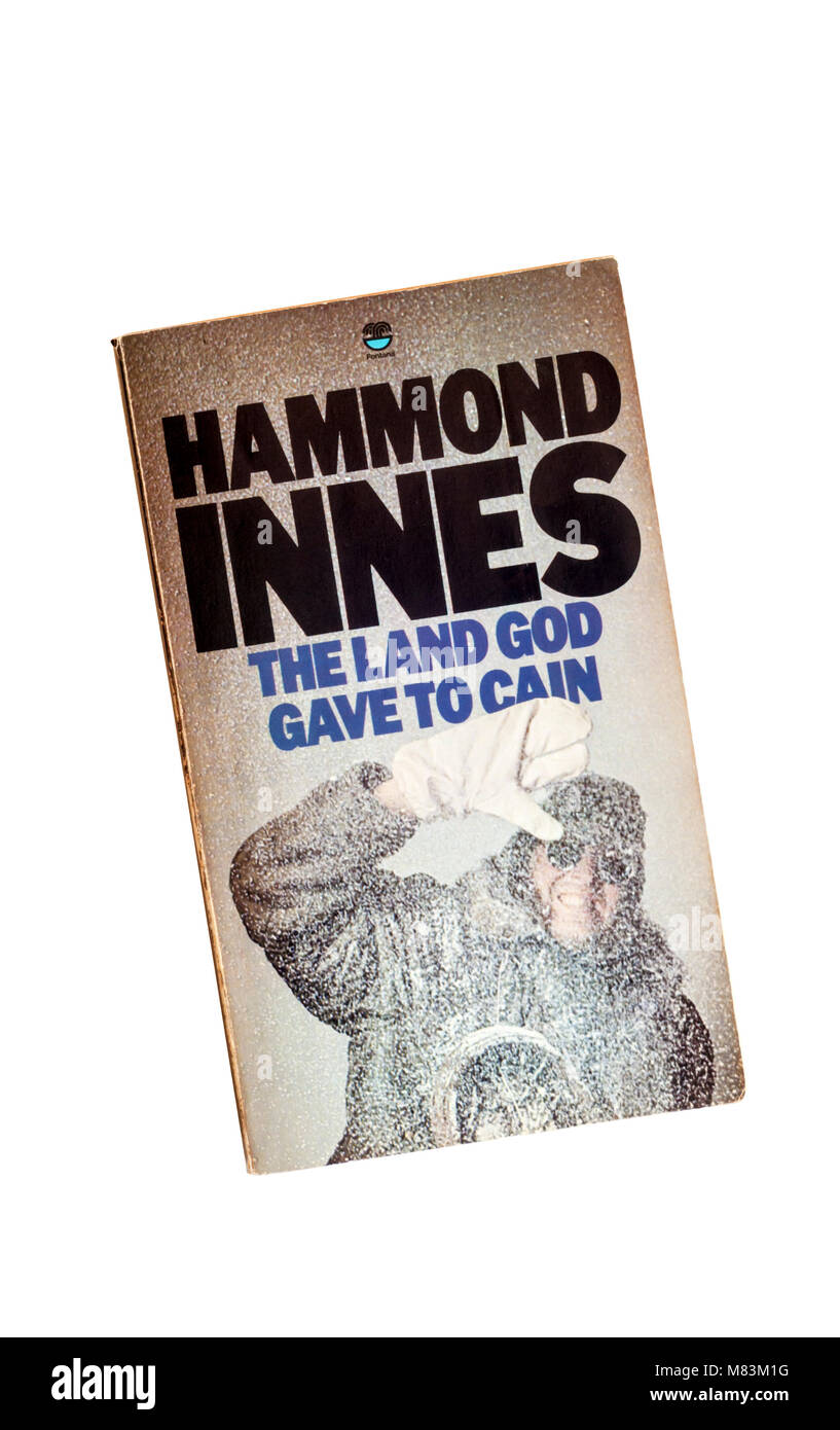 Un ejemplar en rústica de la tierra que Dios le dio a Caín por Hammond Innes. Publicado por primera vez en 1958. Foto de stock