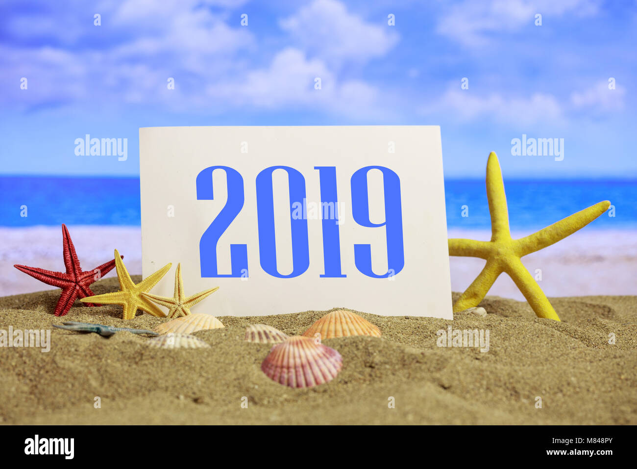 2019 Celebración de Año Nuevo en la playa, verano de Navidad concepto Fotografía de stock - Alamy
