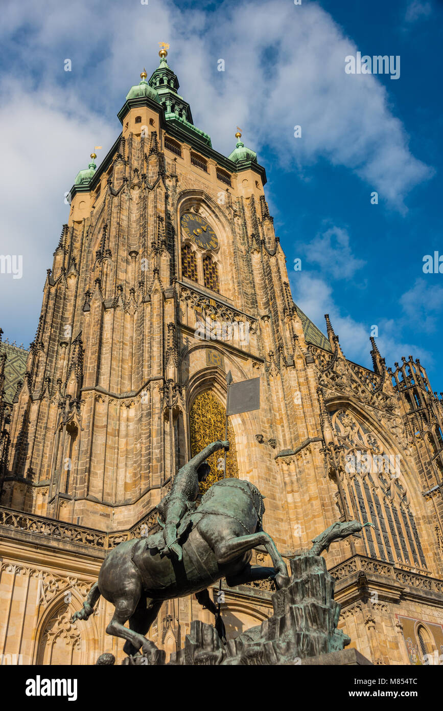 Veitsdom en Prag Foto de stock