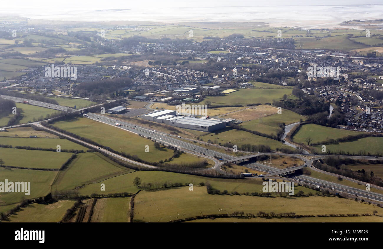 Vista aérea de la intersección 35 de la M6 en Carnforth, Lanacshire Foto de stock