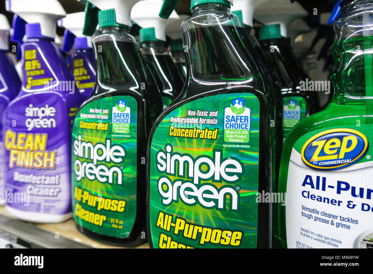Home Depot, La Tienda de productos de limpieza, NYC Fotografía de stock -  Alamy