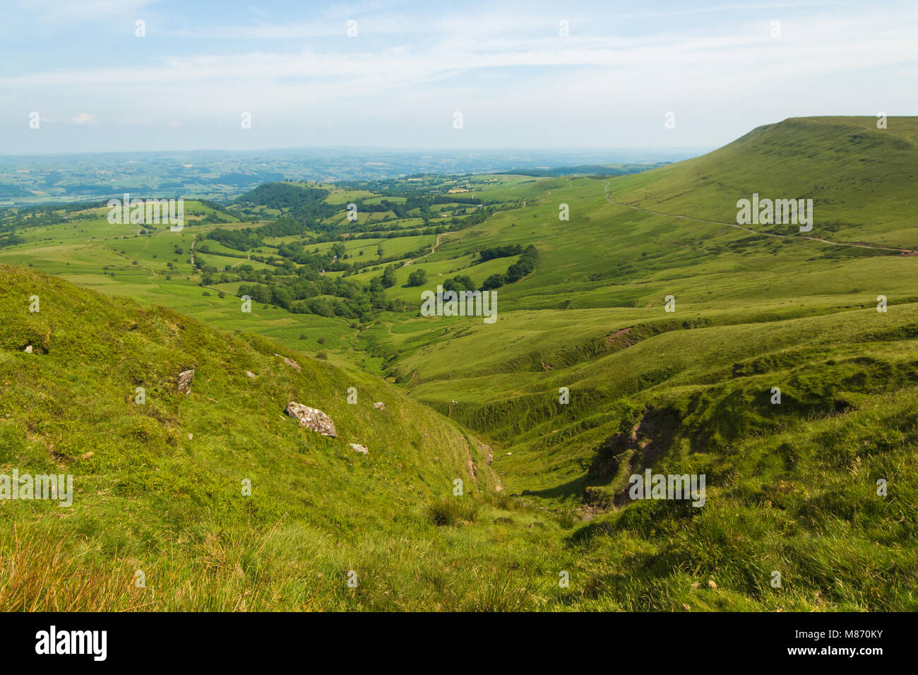 En la cumbre del Señor Herefords Perilla, Gales en el verano. Una hermosa vista para contemplar. Foto de stock