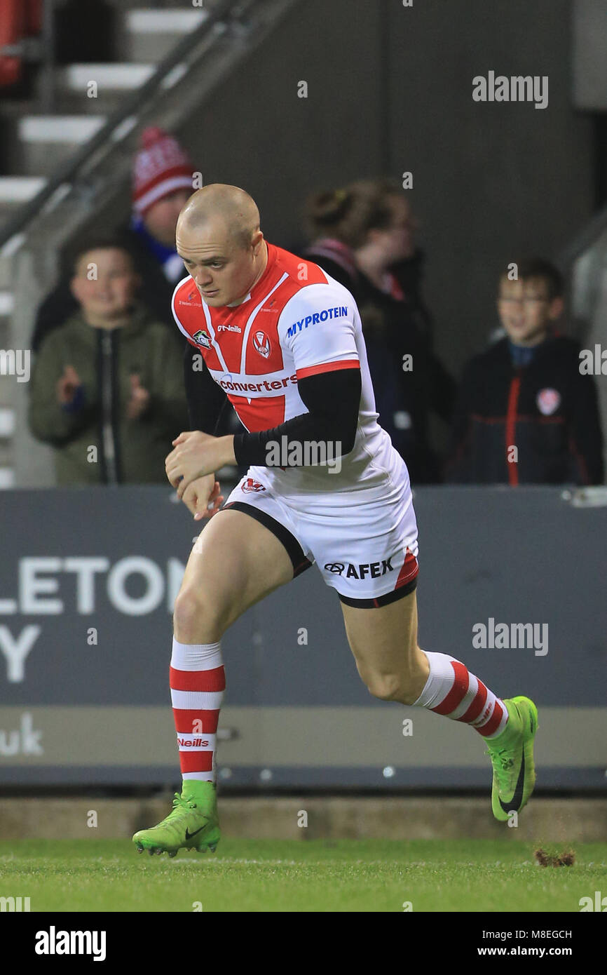 St Helens, Merseyside, Reino Unido. 16 de marzo de 2018, totalmente malvados Stadium, St Helens, Merseyside, Inglaterra; Betfred Super Liga de rugby, la ronda 6, St Helens versus Leeds Rhinos; Adam Swift de St Helens calentando el crédito: Noticias Images/Alamy Live News Foto de stock