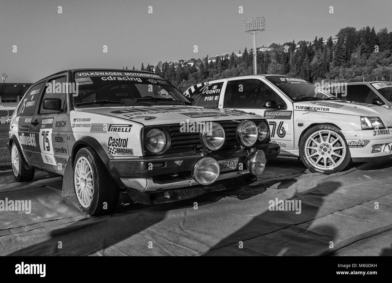 SANMARINO, SANMARINO - 21 Ott, 2017 : Volkswagen Golf GTI 16V 1987 en el viejo coche de carreras de rally 2017, la leyenda de la famosa carrera histórica de San Marino Foto de stock