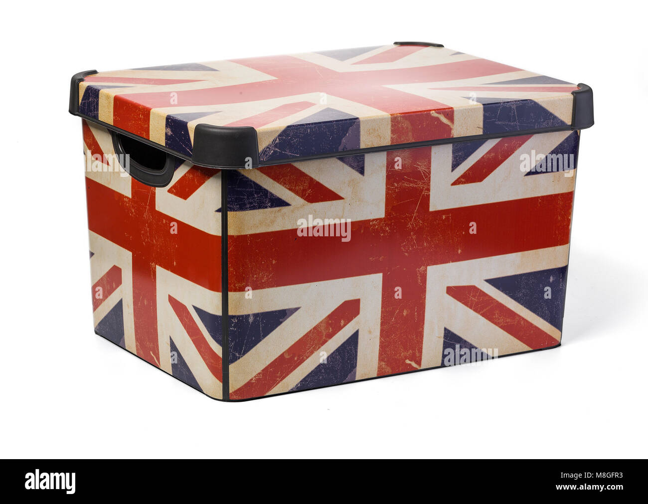 Caja de plástico con bandera británica aislado sobre fondo blanco. Foto de stock