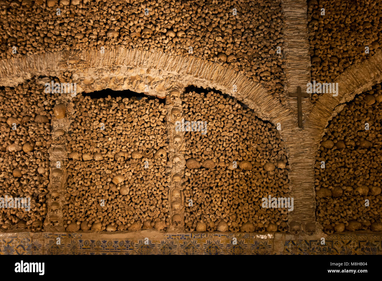 Capela dos Ossos (Capilla de los huesos) en la iglesia de San Francisco. Évora, Portugal Fotografía de stock - Alamy Capela dos Ossos (Capilla de los huesos) en la iglesia de San Francisco. Évora, Portugal Fotografía de stock - Alamy