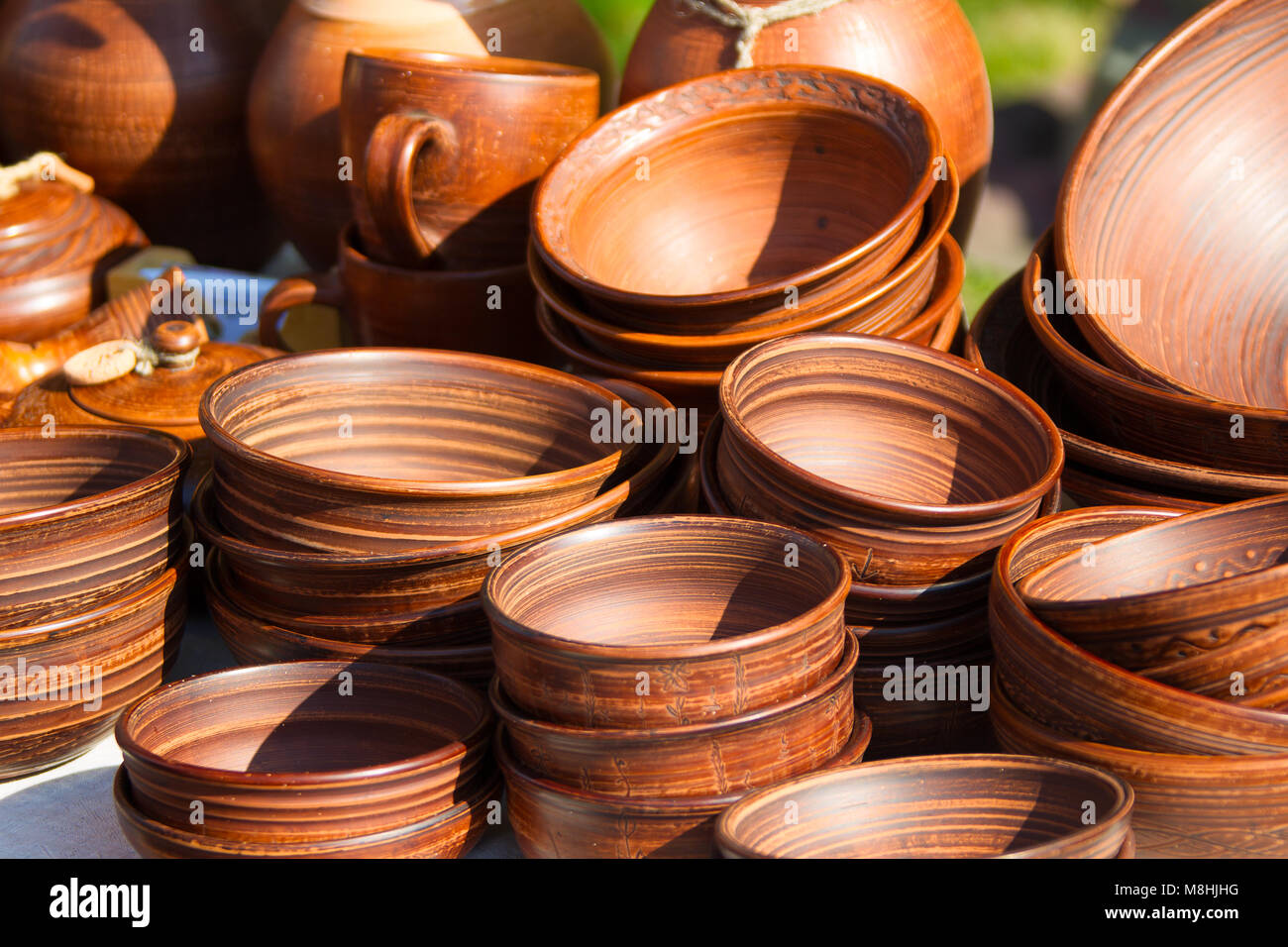 Los productos hechos de arcilla. Vasijas de arcilla Fotografía de stock -  Alamy