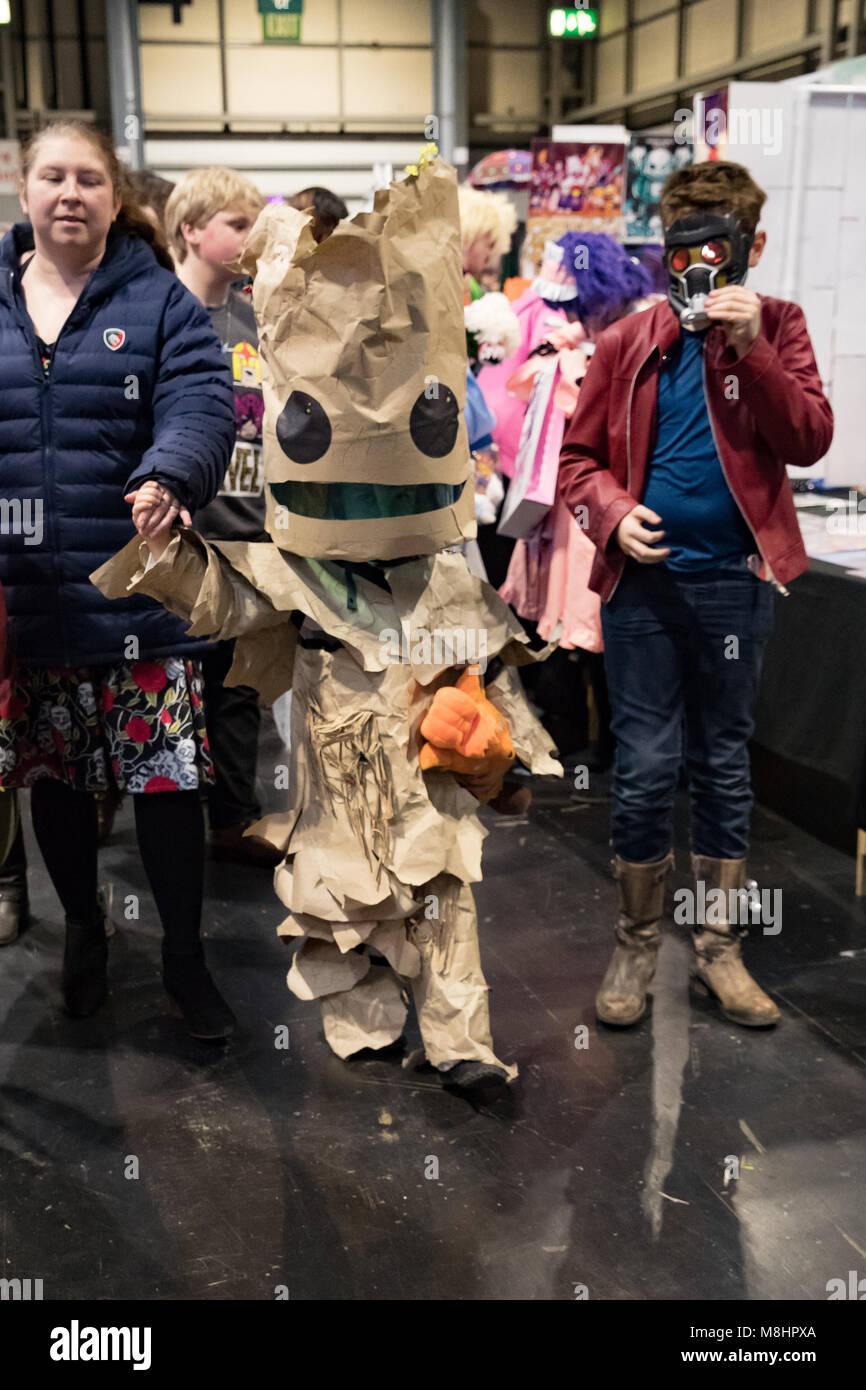 Birmingham, Inglaterra. 17 de marzo de 2018, diversas personas de cosplay en Birmingham MCM Comic Con celebrada en NEC Arena en marzo 17th, 2018,Birmingham. Inglaterra.© Jason Richardson / Alamy Live News Foto de stock