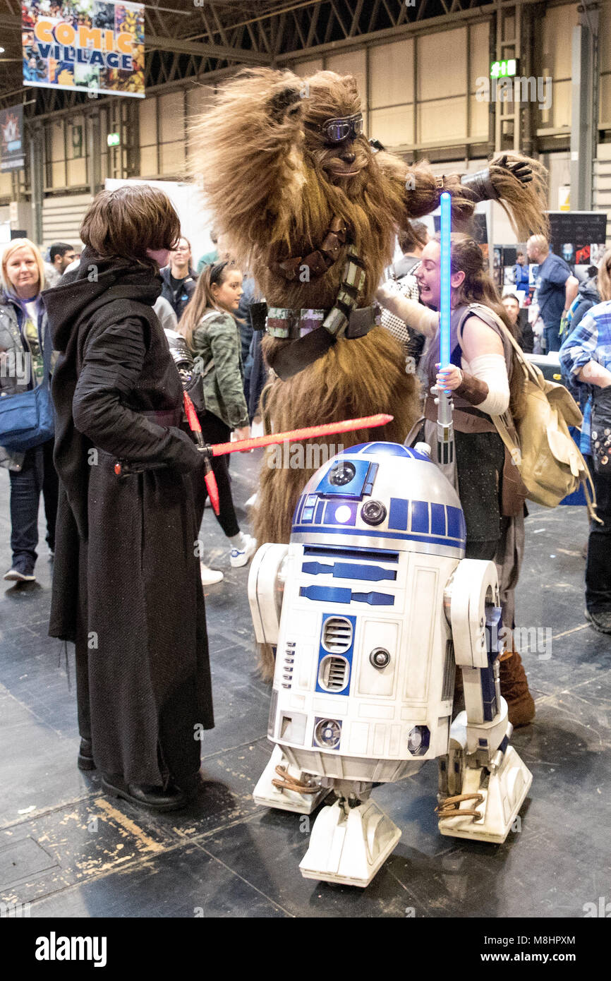 Birmingham, Inglaterra. 17 de marzo de 2018, diversas personas de cosplay en Birmingham MCM Comic Con celebrada en NEC Arena en marzo 17th, 2018,Birmingham. Inglaterra.© Jason Richardson / Alamy Live News Foto de stock