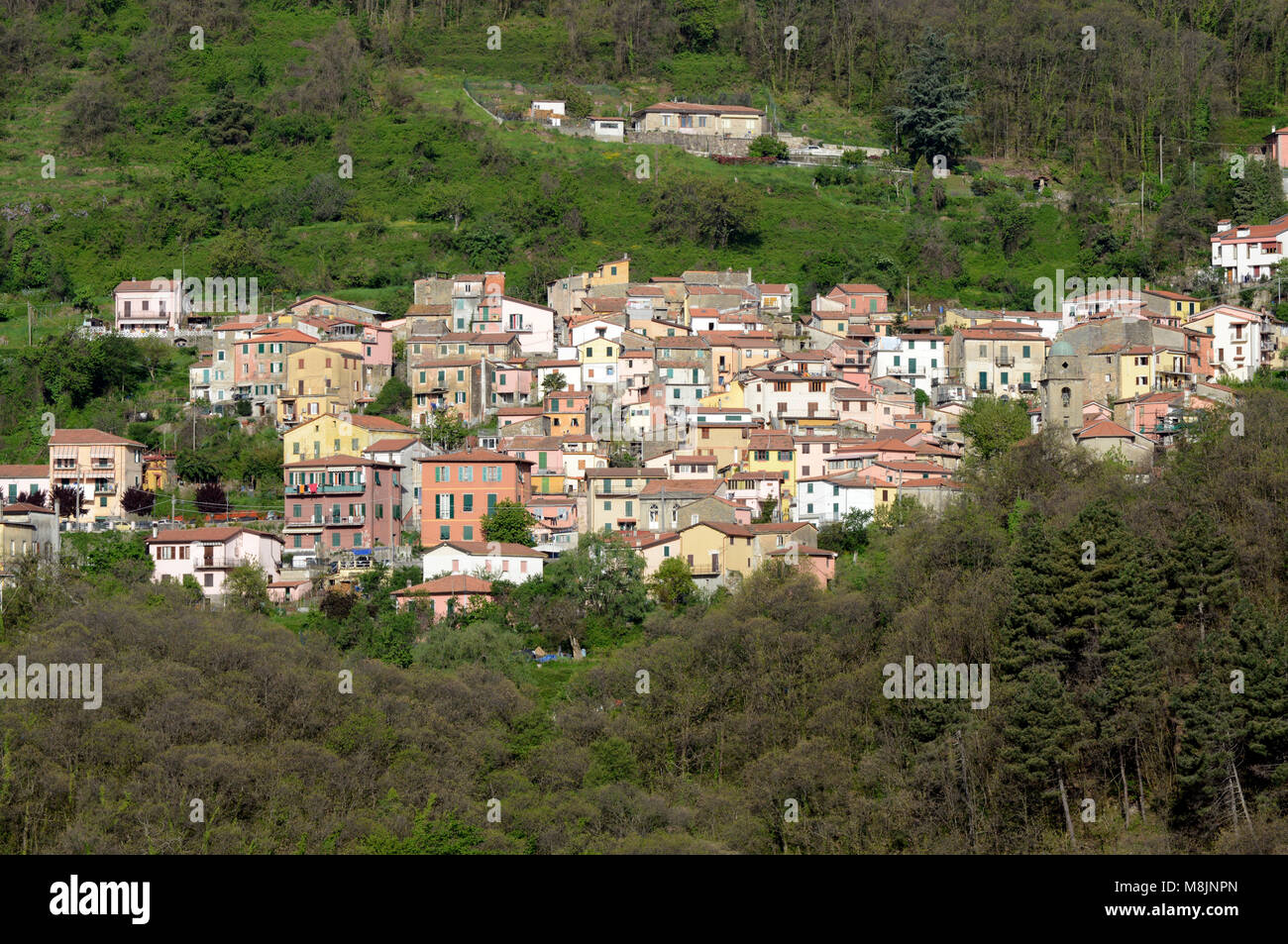 La pequeña aldea de Biassa, en el Parque Nacional de Cinque Terre, Italia Foto de stock
