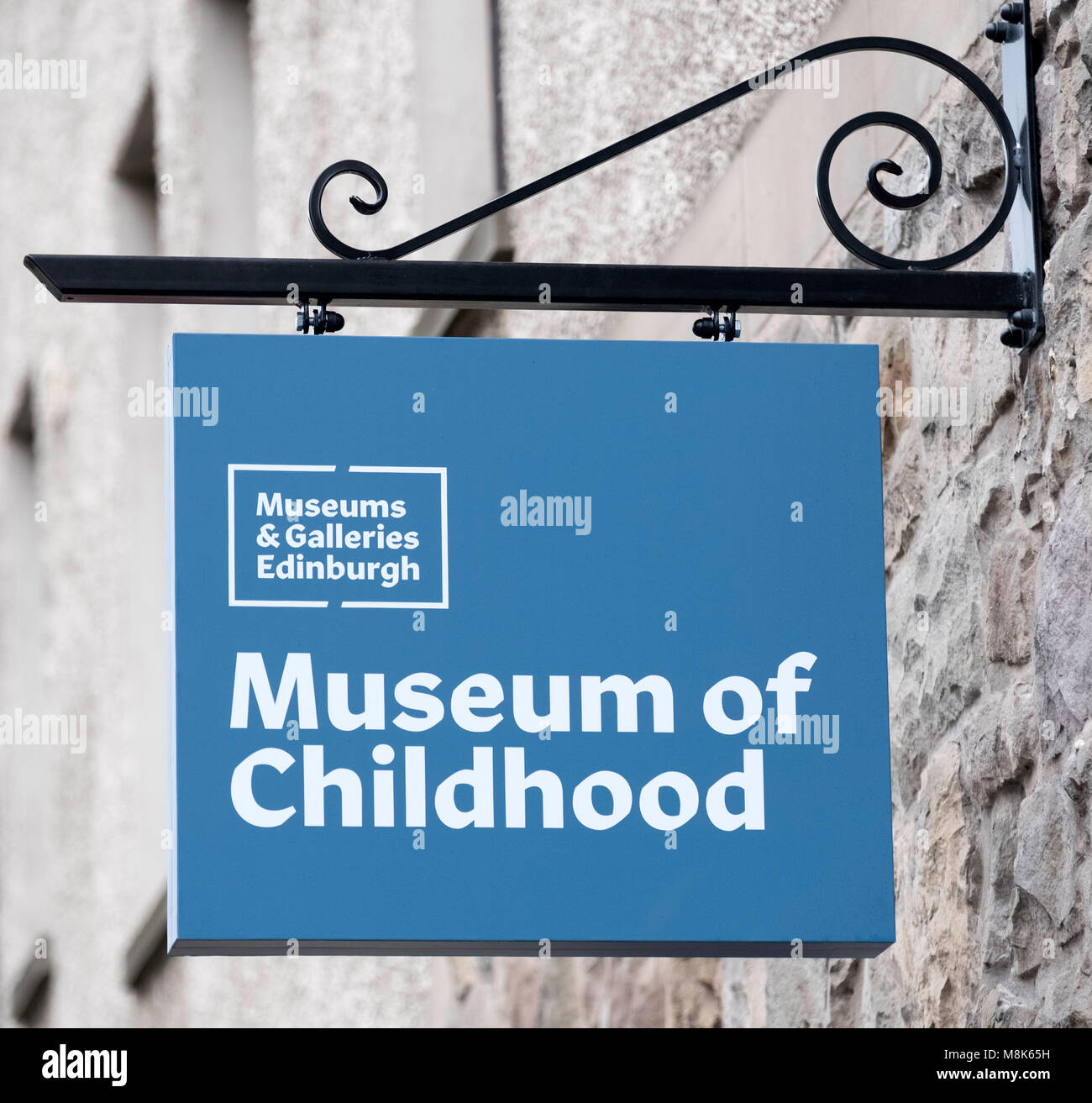 Firmar fuera renovado Museo de la infancia en la Royal Mile de Edimburgo en el casco antiguo de la ciudad, Scotland, Reino Unido Foto de stock