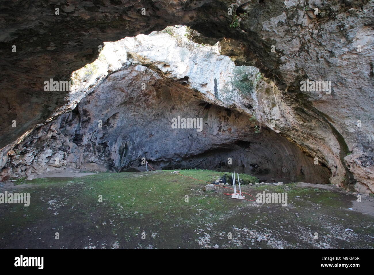 Sitio arqueológico Vela spila (cueva grande) en la isla de Korcula  Fotografía de stock - Alamy