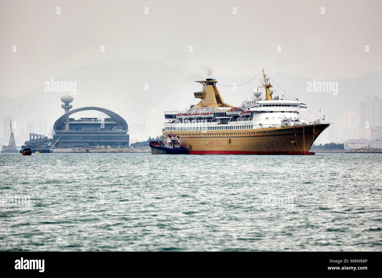 La Isla de Hong Kong es una isla en la parte meridional de la Región Administrativa Especial de Hong Kong. Tiene una población de 1,289,500. La isla tenía una Foto de stock