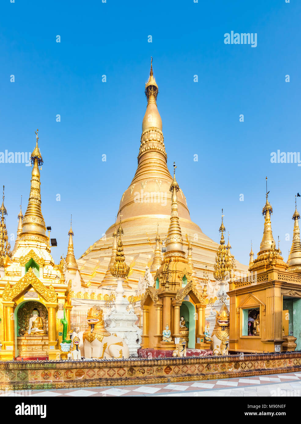 Great dagon pagoda fotografías e imágenes de alta resolución - Alamy