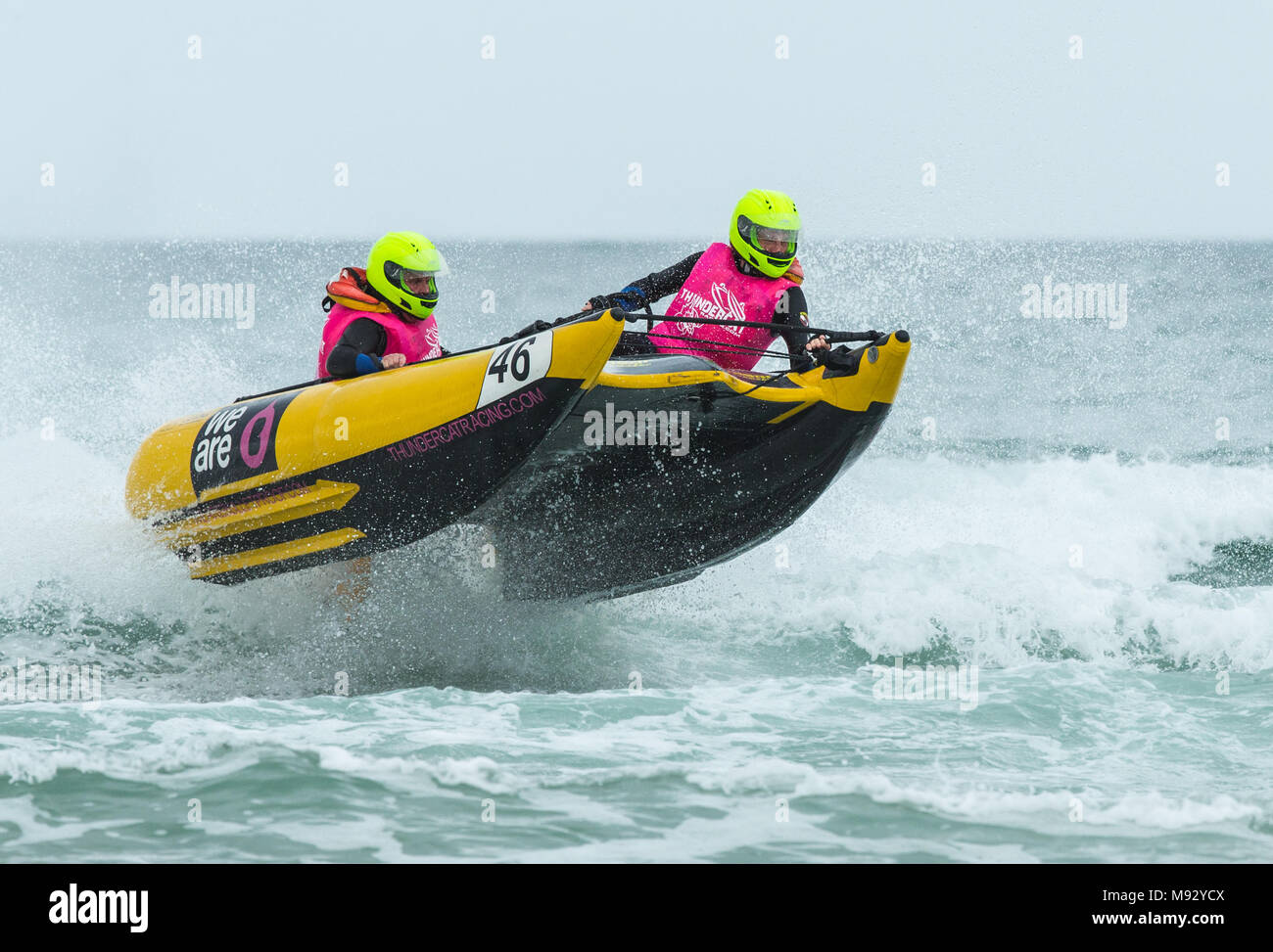 Zapcat y Thundercat racing en acción Foto de stock