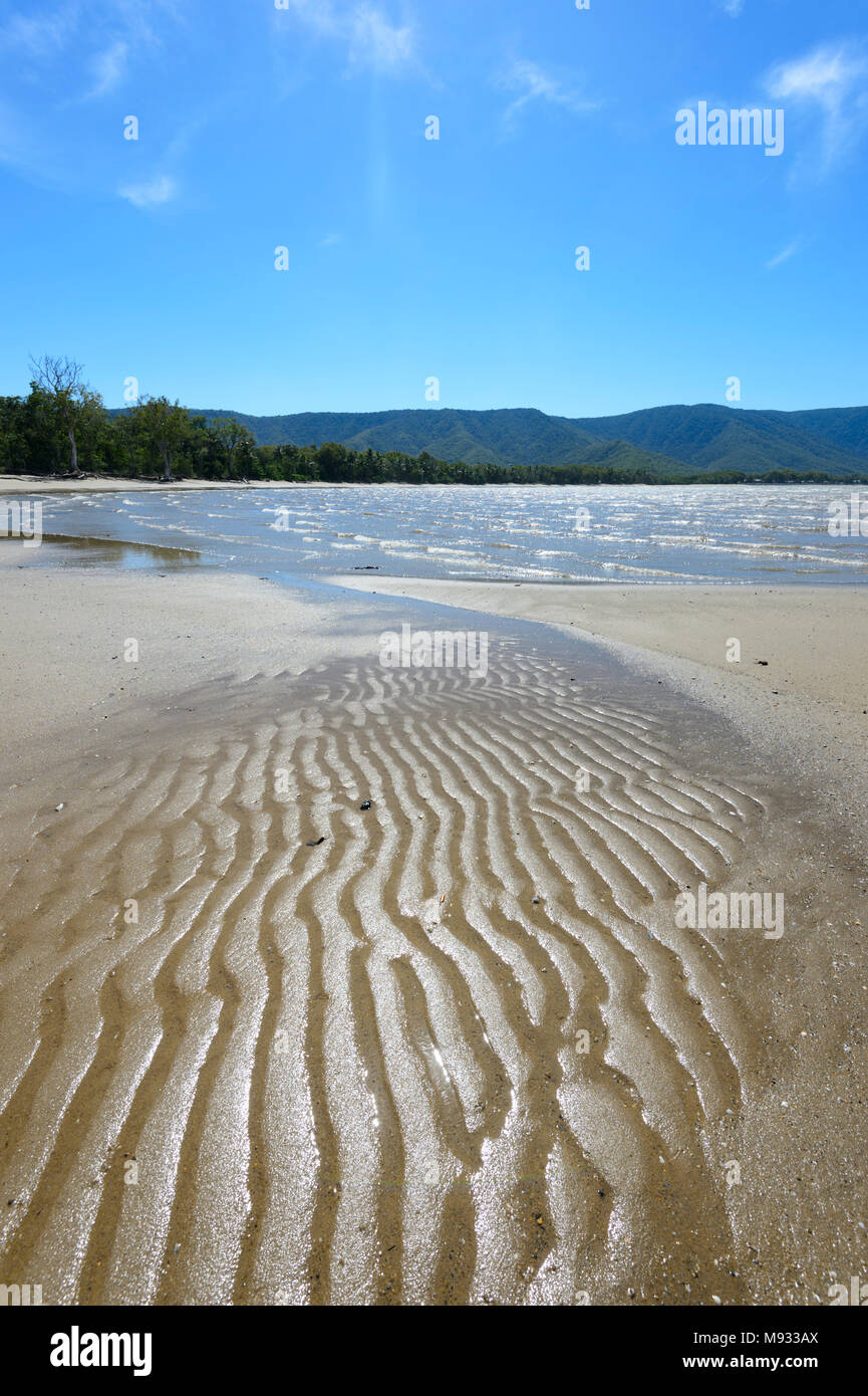 Patrones de arena en Kewarra Beach, playas del norte de Cairns, Far North Queensland, FNQ, Queensland, Australia Foto de stock