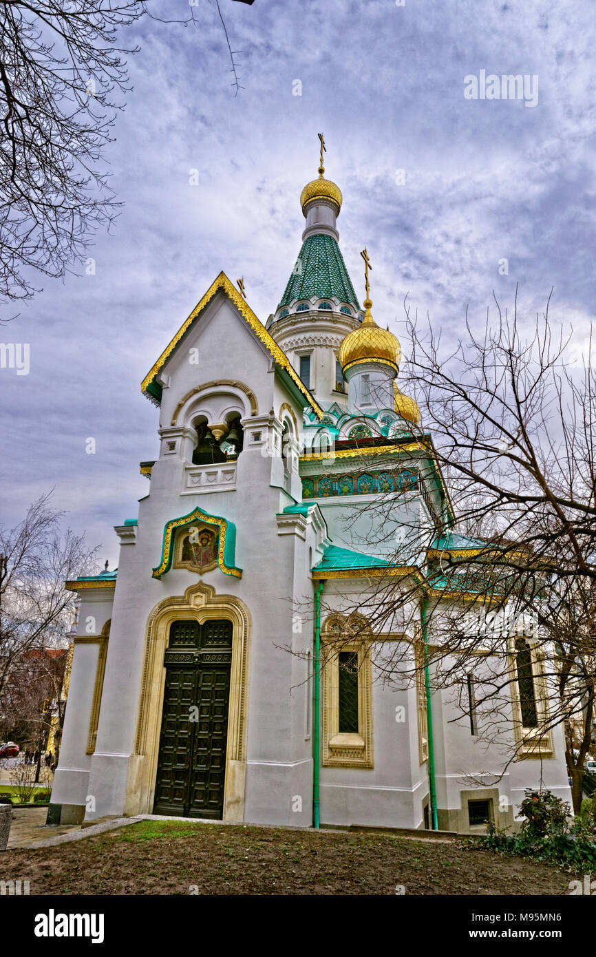 Sveti Nikolay Mirlikiiski iglesia Ortodoxa Rusa en el centro de Sofía, Bulgaria. Foto de stock