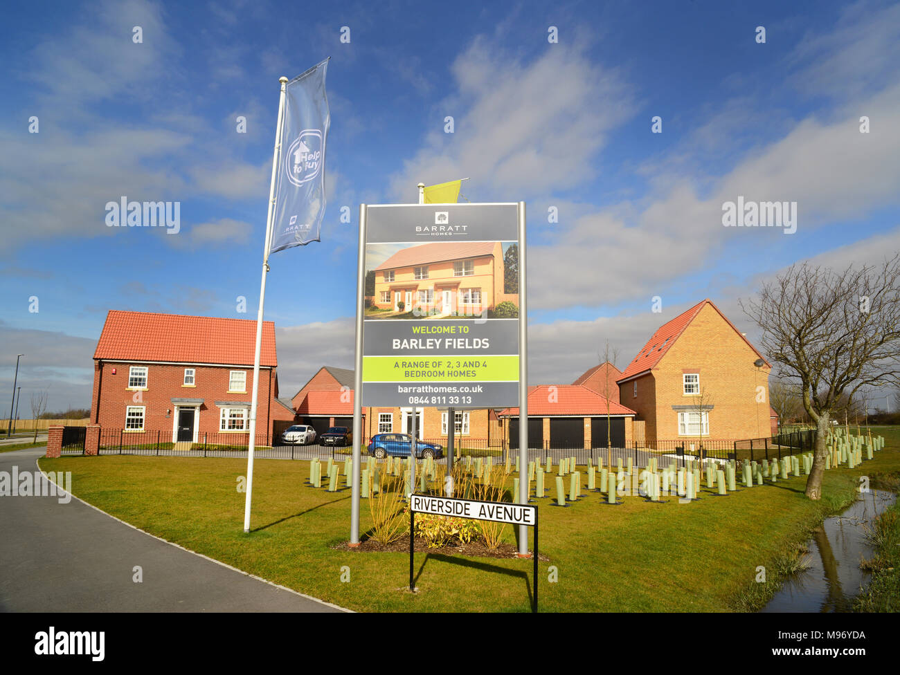 La construcción de nuevas viviendas en los campos de cebada selby desarrollo Yorkshire, Reino Unido Foto de stock