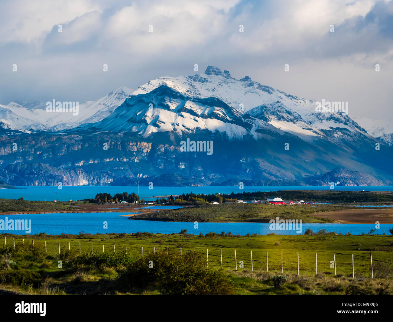 Argentina, Patagonia, El Calafate, Provincia de Santa Cruz, Puerto Bandera, Lago Argentino Foto de stock