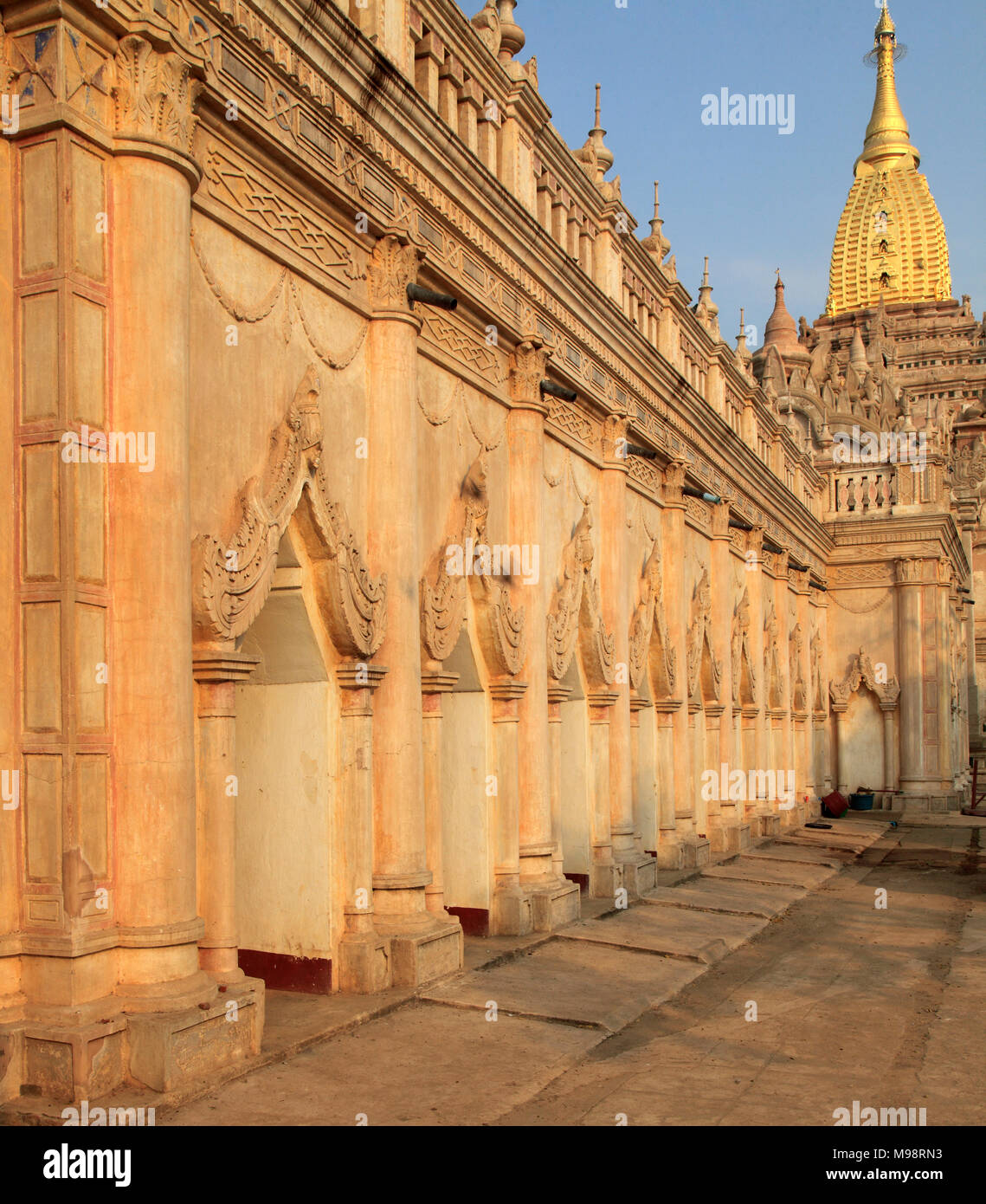 Myanmar, Birmania, Bagan, el Templo de Ananda, Foto de stock