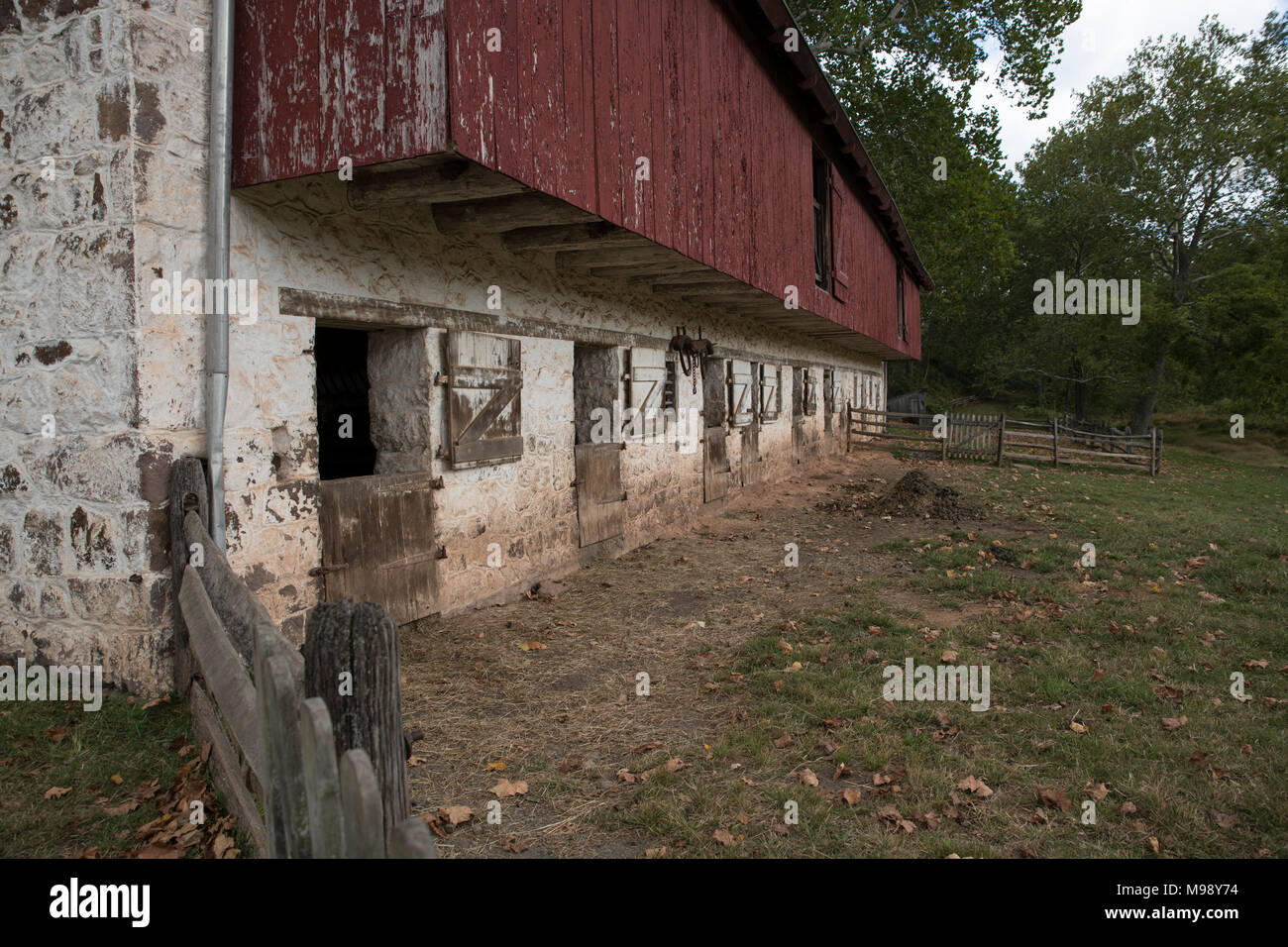 Granero en Hopewell Horno National Historic Site en Pennsylvania Foto de stock