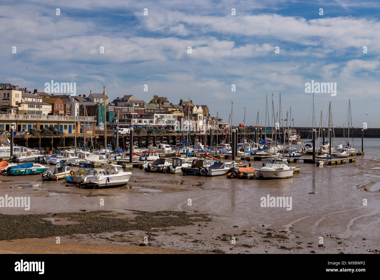 Bridlington, East Riding de Yorkshire, Inglaterra, Reino Unido - Mayo 04, 2016: los barcos en puerto Bridglington Foto de stock