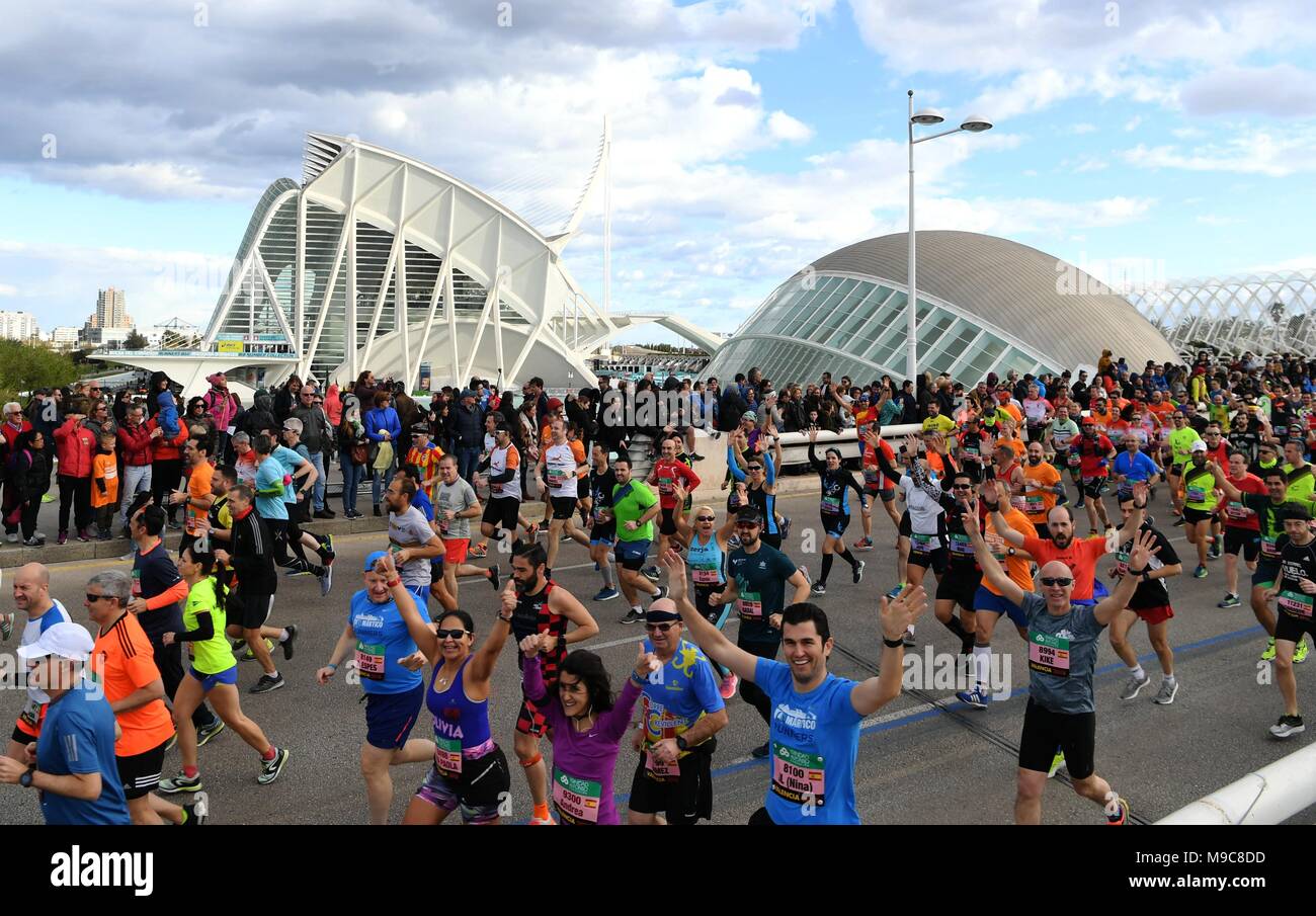 Medio maratón en el año 2018 valencia fotografías e imágenes de alta  resolución - Alamy