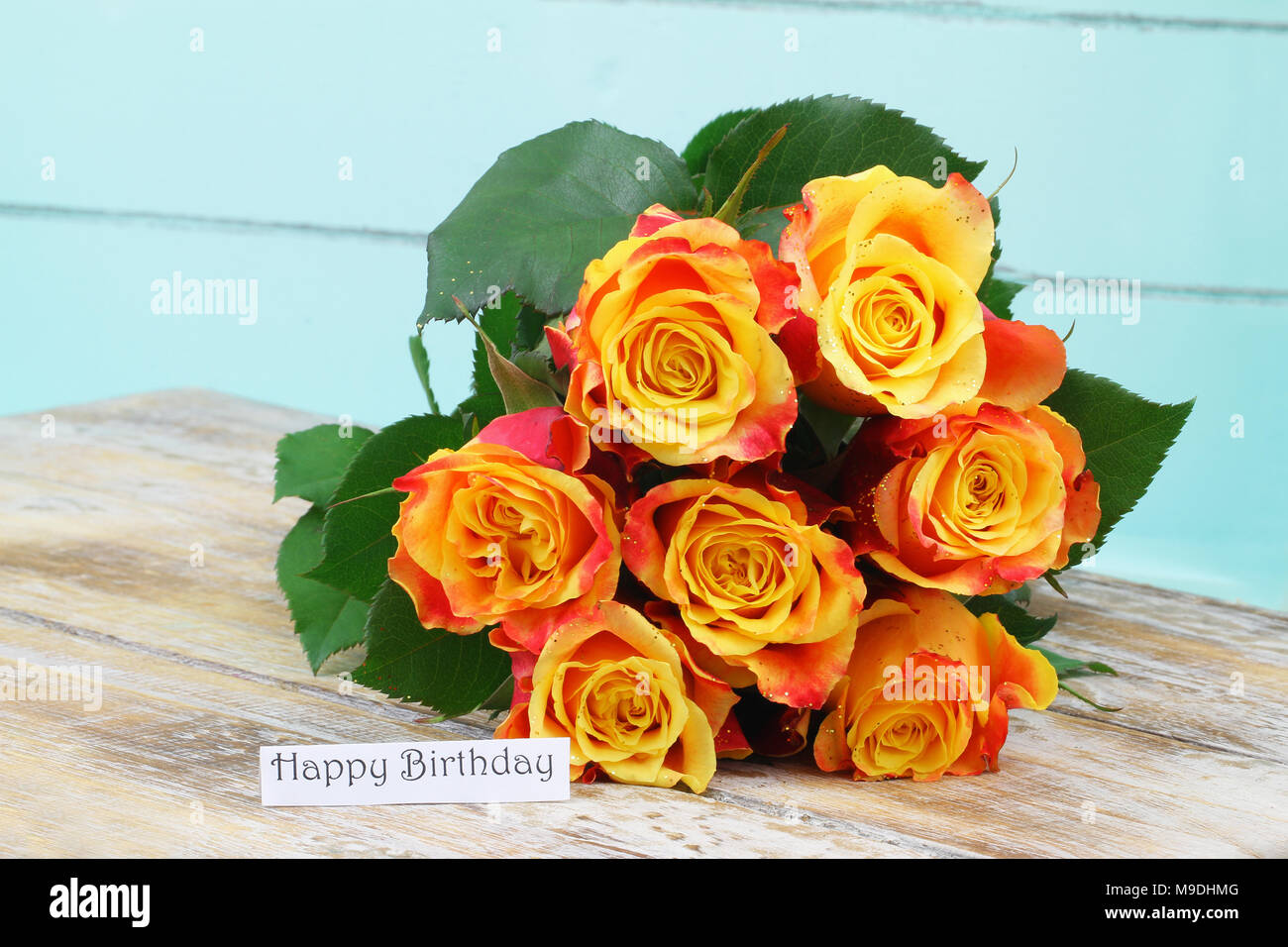 Tarjeta con ramo de flores fotografías e imágenes de alta resolución - Alamy Tarjeta con ramo de flores fotografías e imágenes de alta resolución - Alamy