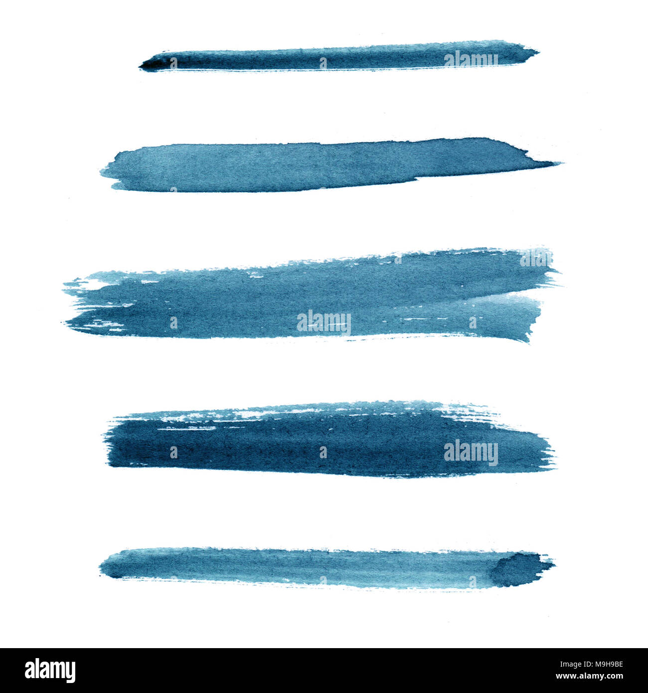 Acuarela. Blue Navy abstracto pintado los trazos de tinta en papel de acuarela. Aislado en blanco Foto de stock