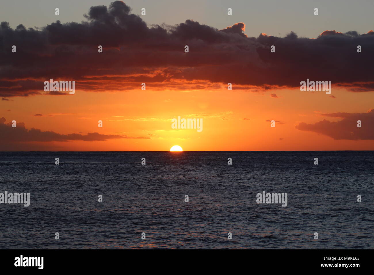 Kauai la puesta del sol cerca del retoño cuerno Foto de stock