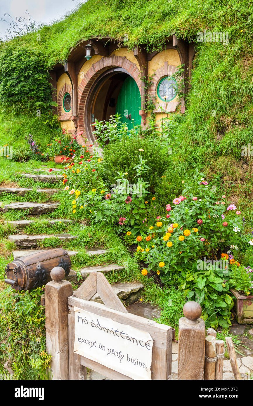 Nueva Zelanda Nueva Zelanda Matamata Hobbiton Hobbiton plató aldea ficticia de Hobbiton en la comarca de El Hobbit y el señor de los anillos libros Foto de stock