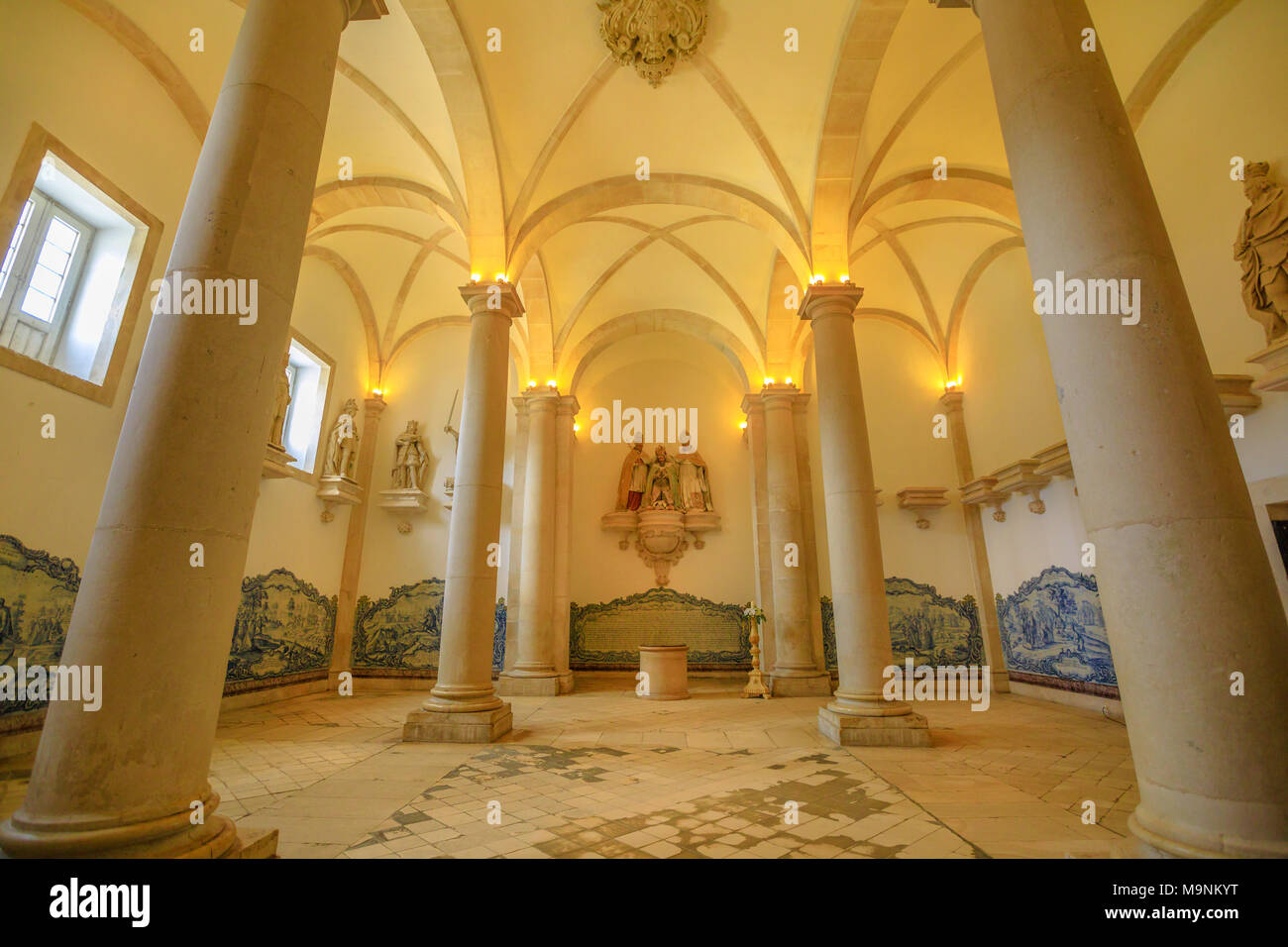 Alcobaca, Portugal - 15 de agosto de 2017: Sala dos Reis o la Sala de los reyes en el monasterio de Alcobaca o Mosteiro de Santa Maria de Alcobaca en Alcobaca, Portugal. Patrimonio de la Unesco y el lugar muy popular. Foto de stock