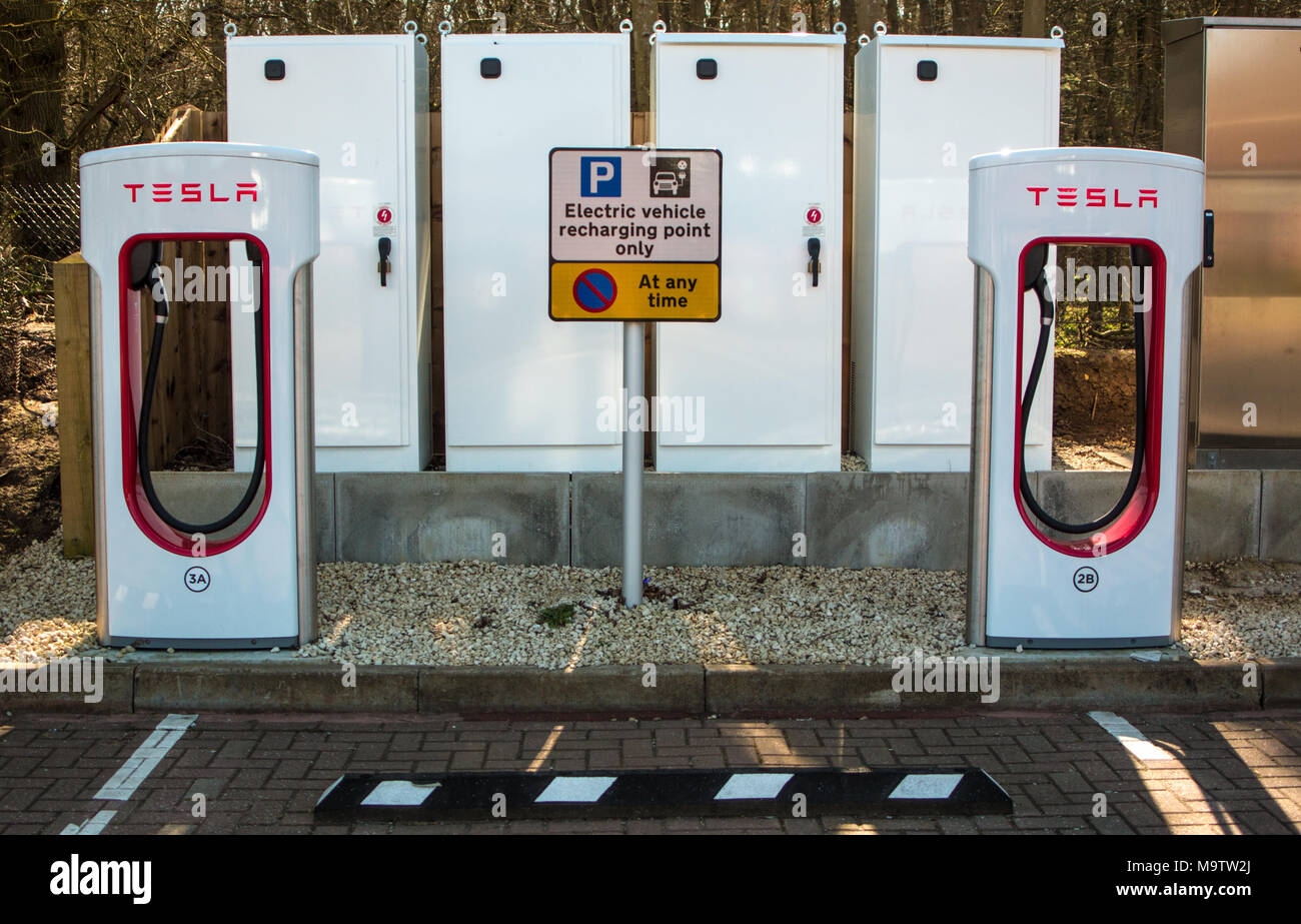 Tesla Charger Imagenes De Stock Tesla Charger Fotos De Stock Alamy