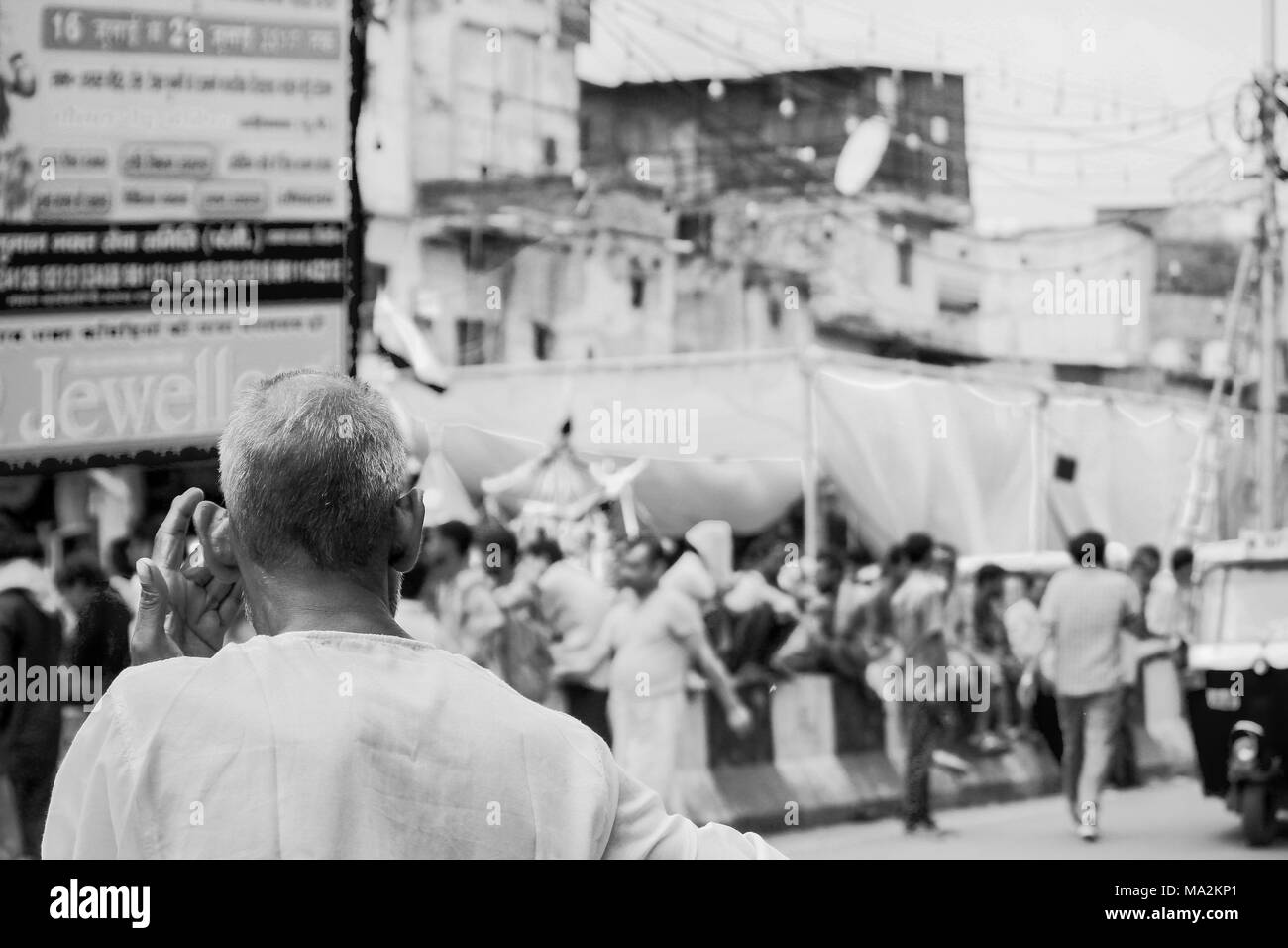 Concurrida calle en India Foto de stock