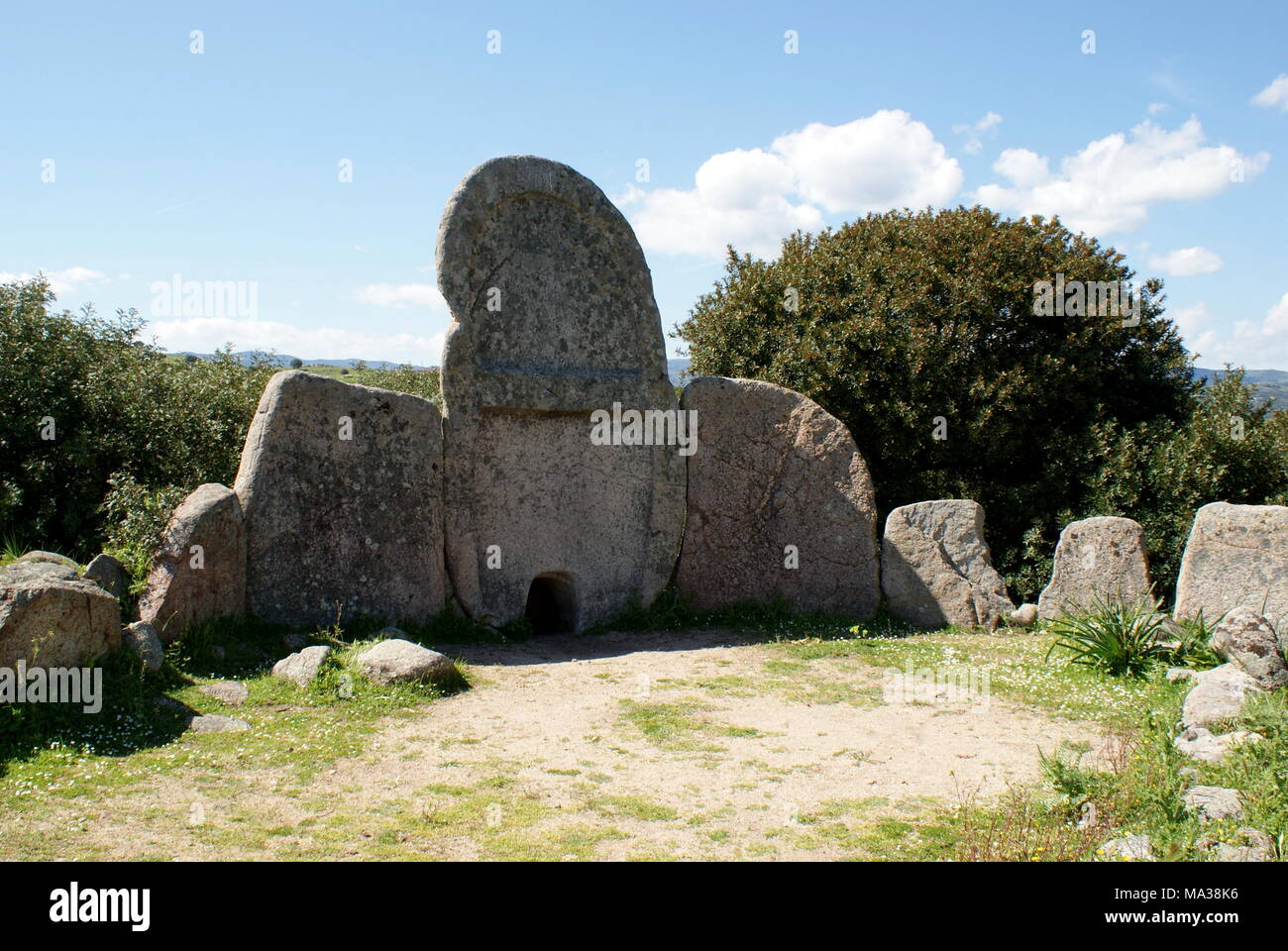 La tumba de los gigantes de s ena e thomes fotografías e imágenes de