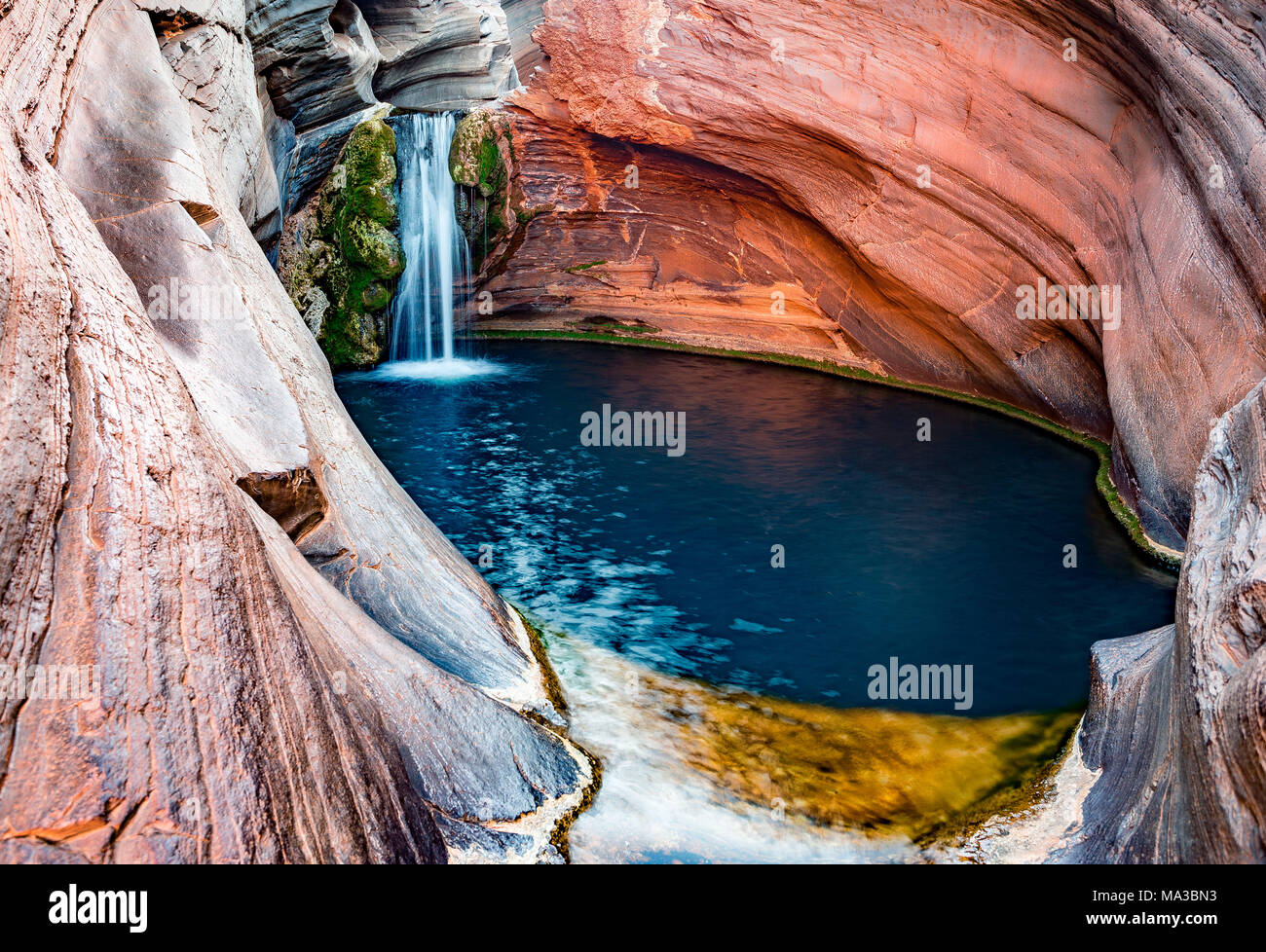 Hamersley Gorge, piscina de hidromasaje, Parque Nacional Karijini, noroeste, oeste de Australia Foto de stock