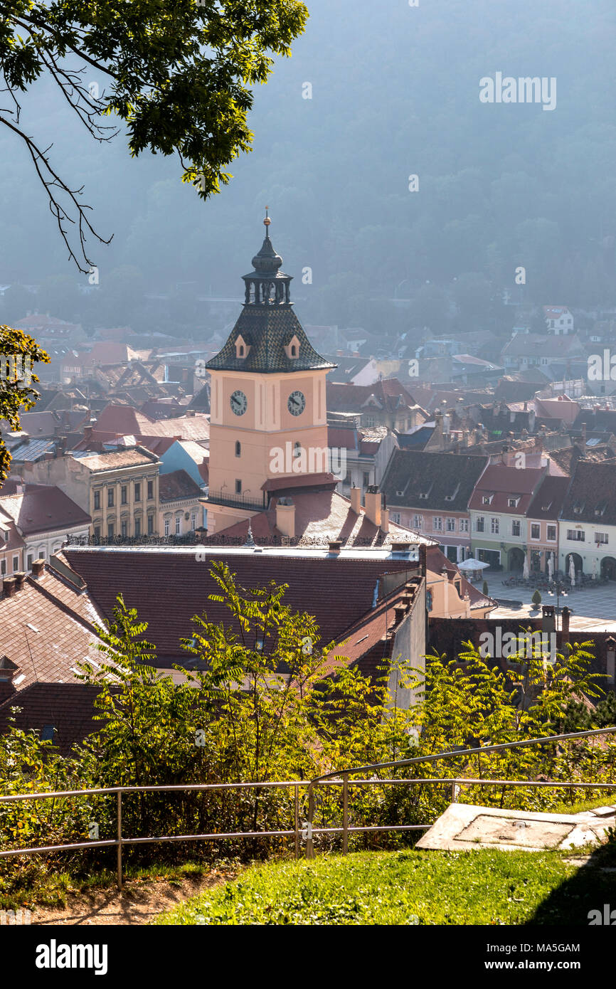 Vista desde encima del distrito de Brasov, Transilvania, Rumania Foto de stock
