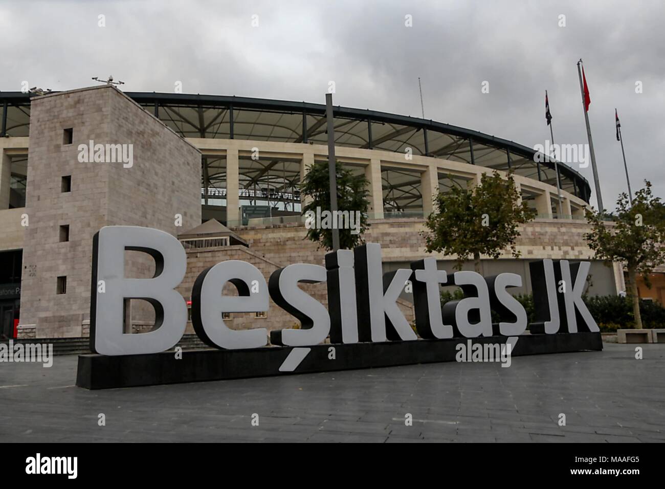 Fotografía exterior de Vodafone Park, un gran recinto deportivo y museo, Estambul, Turquía, 15 de noviembre de 2017. () Foto de stock