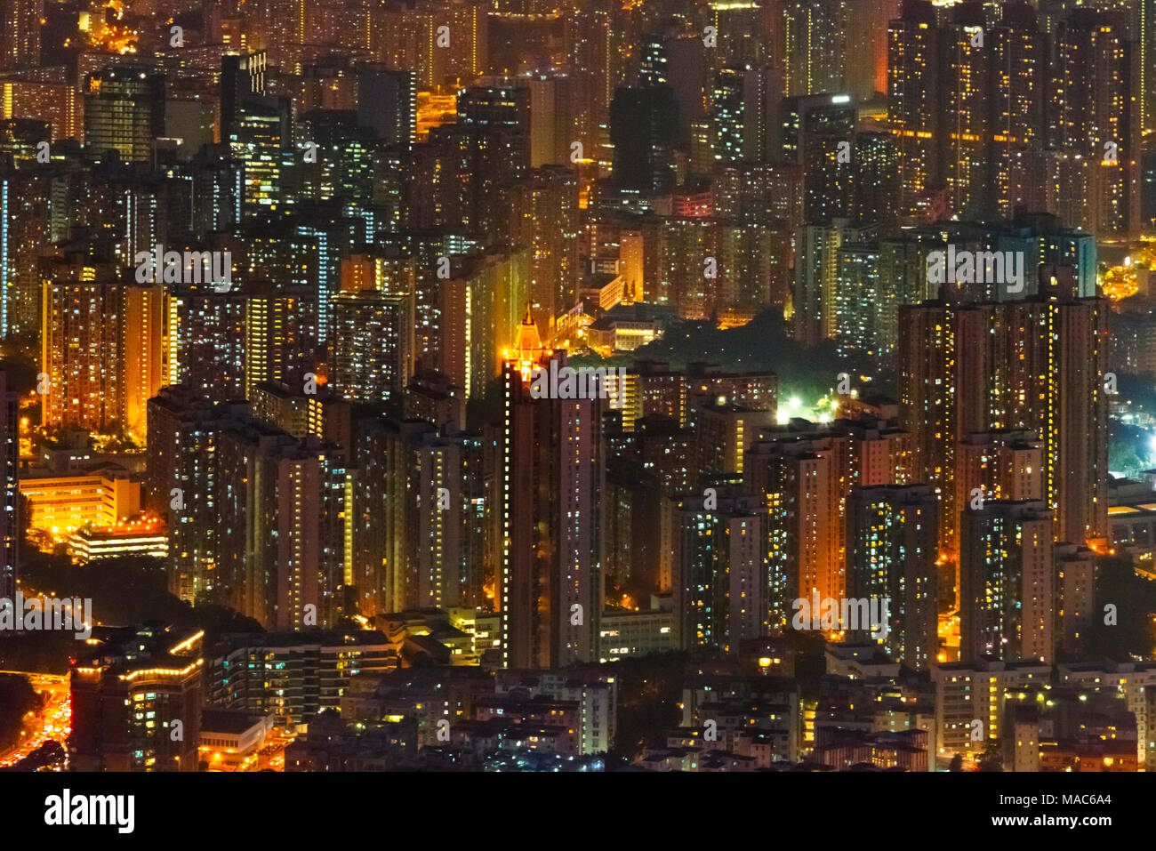 Vista aérea de alta sube al anochecer, Hong Kong, China Foto de stock