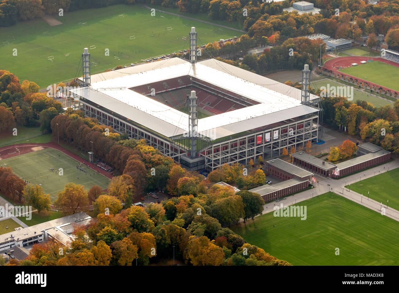 Vista aérea, territoriales, estadio de energía 1.FC Koeln, Rhein Energie Stadium, 2.Bundesliga, Colonia, Renania, Renania del Norte-Westfalia, Alemania, Europa Foto de stock