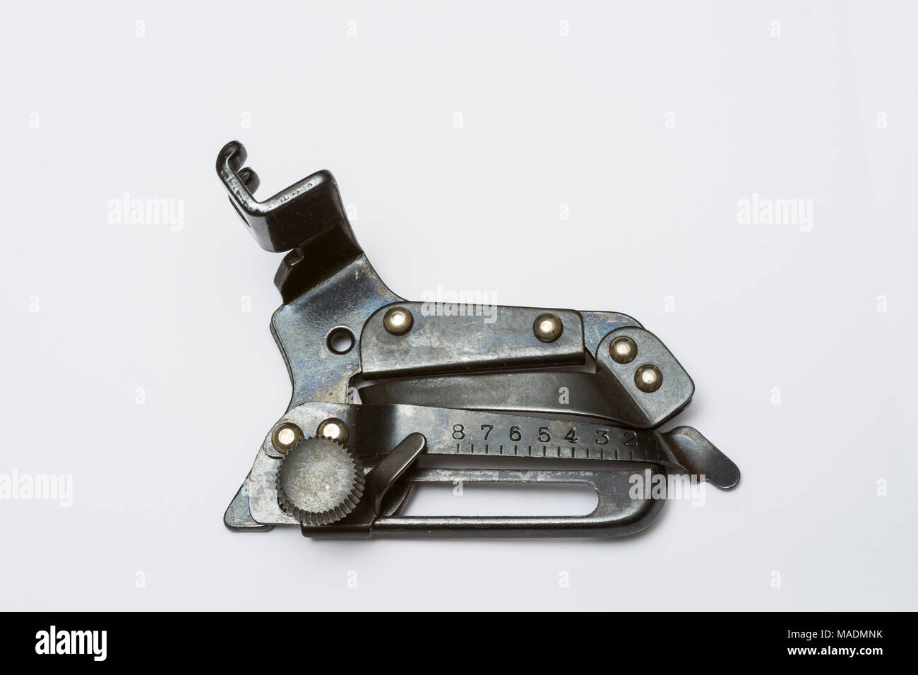 Repuestos y accesorios para máquinas de coser Singer antigua Fotografía de  stock - Alamy