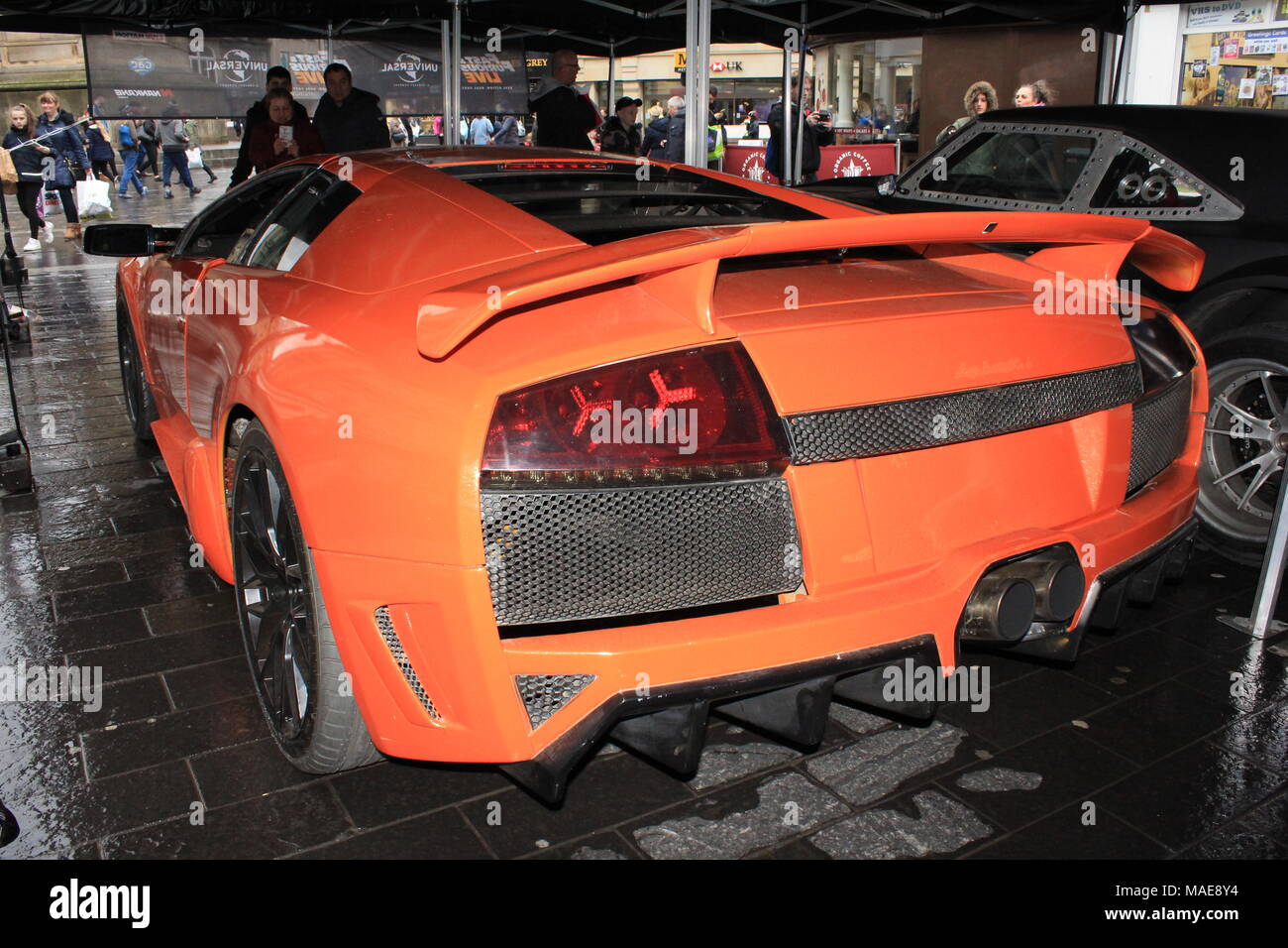 Fast & Furious Cars en pantalla antes del inicio de la UK Arena de espectáculos en directo. Newcastle, Reino Unido. El 31 de marzo, 2018. David Whinham/Alamy Live News Foto de stock