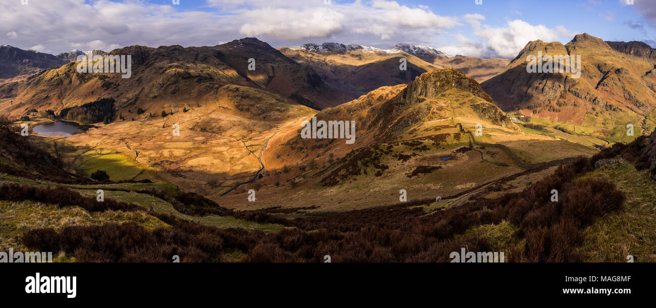 Lake District inglés panorama - Gran Langdale Foto de stock