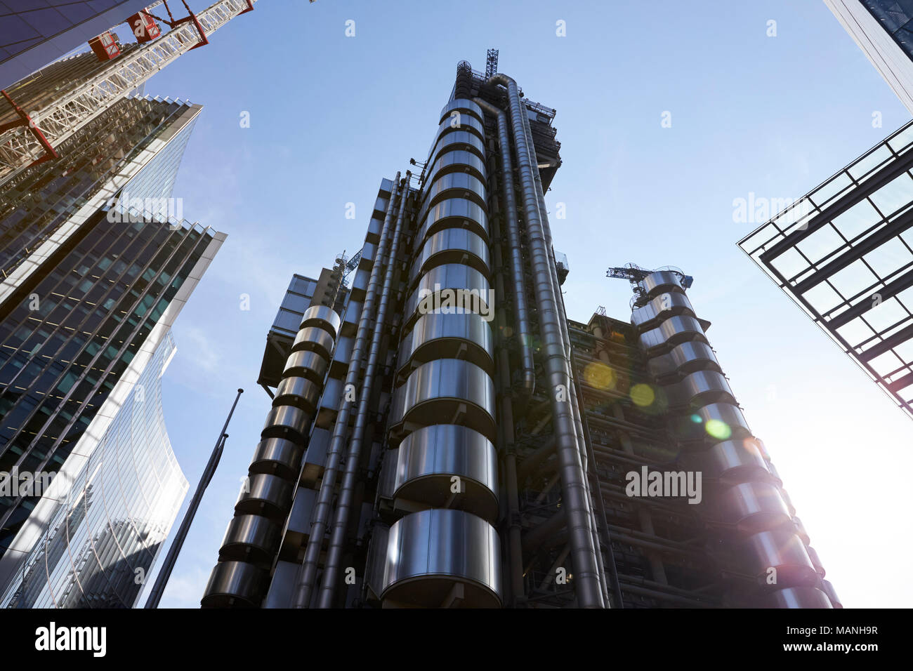 Londres - Mayo 2017: Lloyd's de Londres, edificio diseñado por el arquitecto Richard Rogers, Lime Street, City de Londres, Londres, EC3 Foto de stock