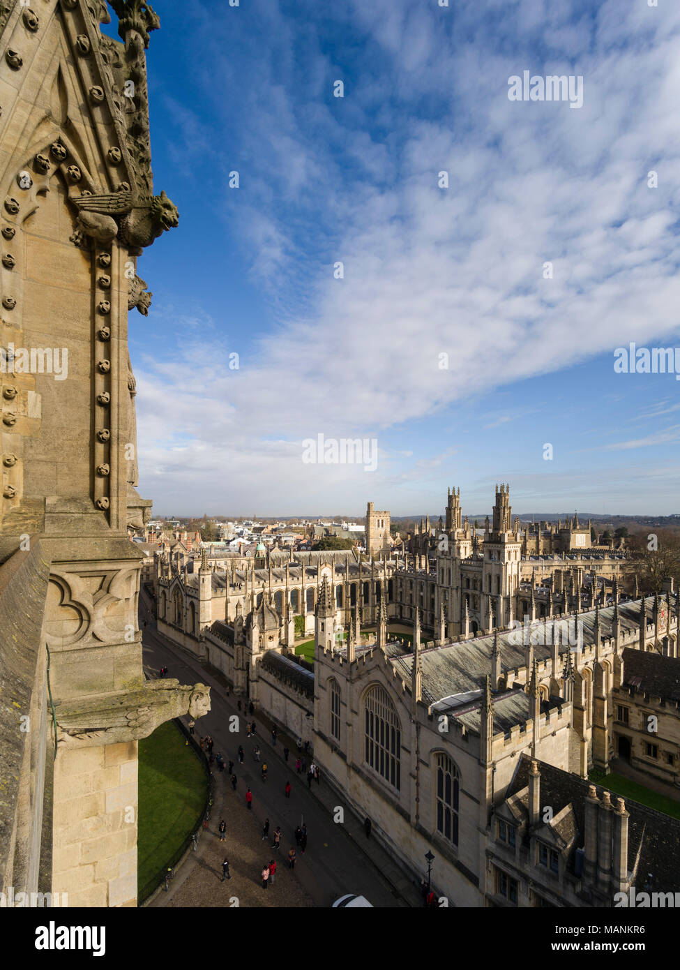 Oxford. Inglaterra. Vista de All Souls College desde la torre de la Iglesia de la Universidad de Santa María la Virgen. Foto de stock